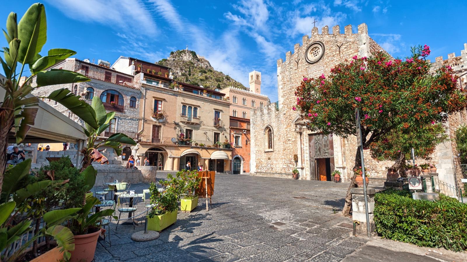 For sale apartment in city Taormina Sicilia