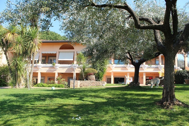 Se vende villa in zona tranquila Frascati Lazio