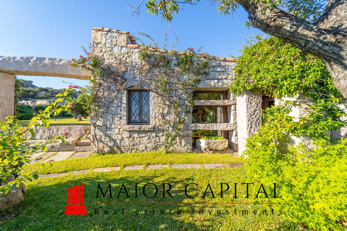 For sale villa by the sea Arzachena Sardegna