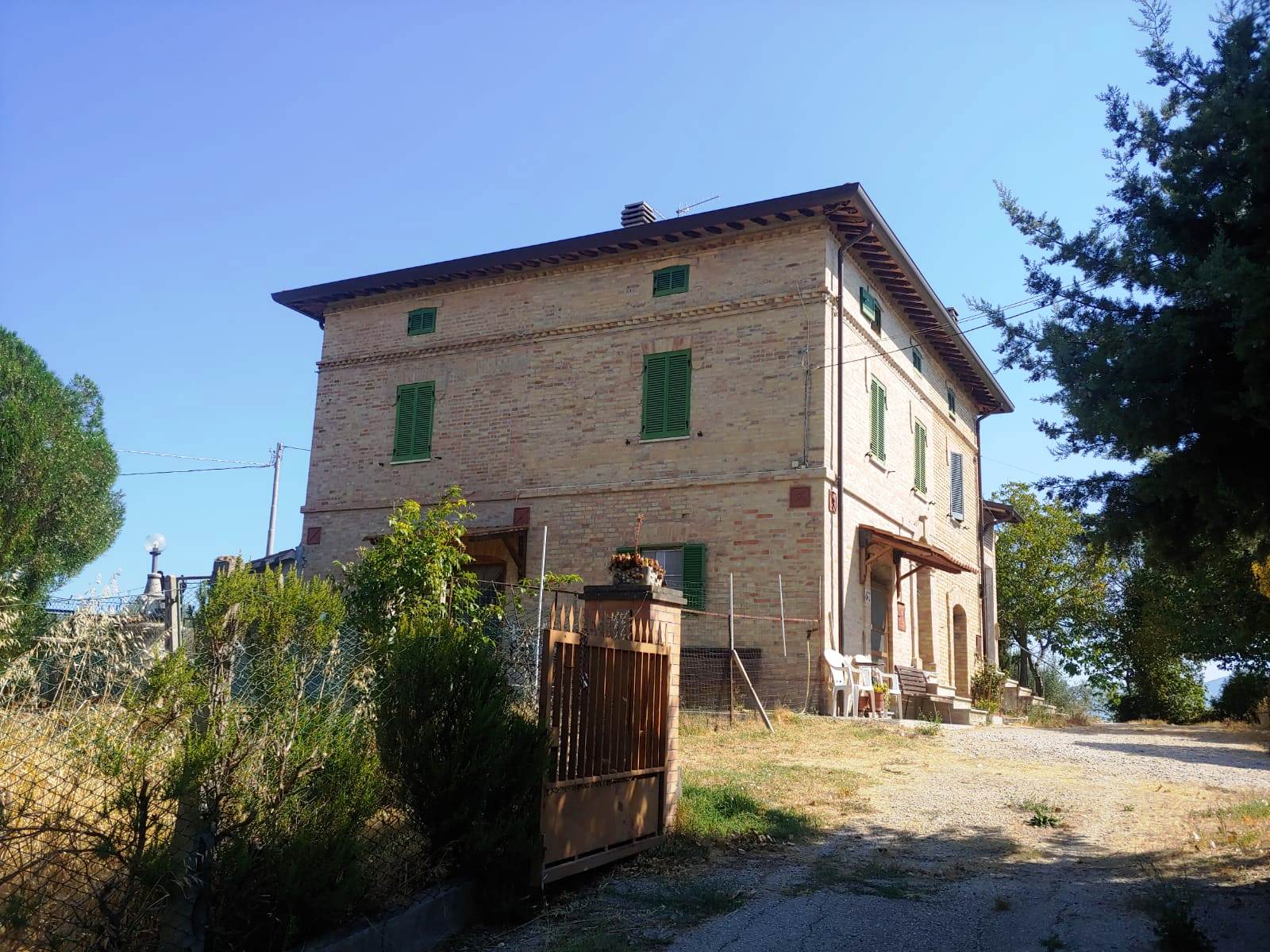 For sale cottage in quiet zone Montefalco Umbria