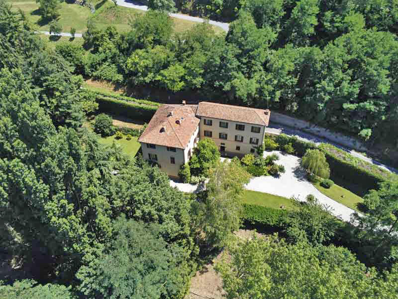 For sale villa in quiet zone Murazzano Piemonte