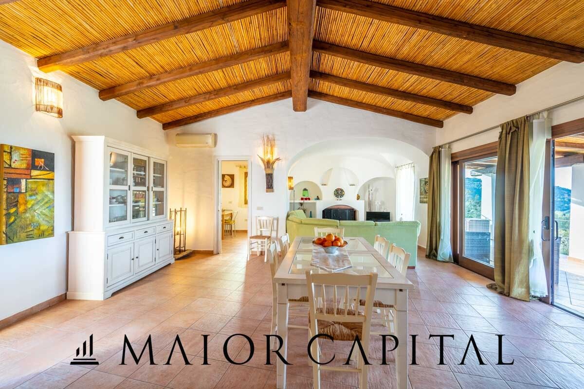 For sale villa in quiet zone Arzachena Sardegna