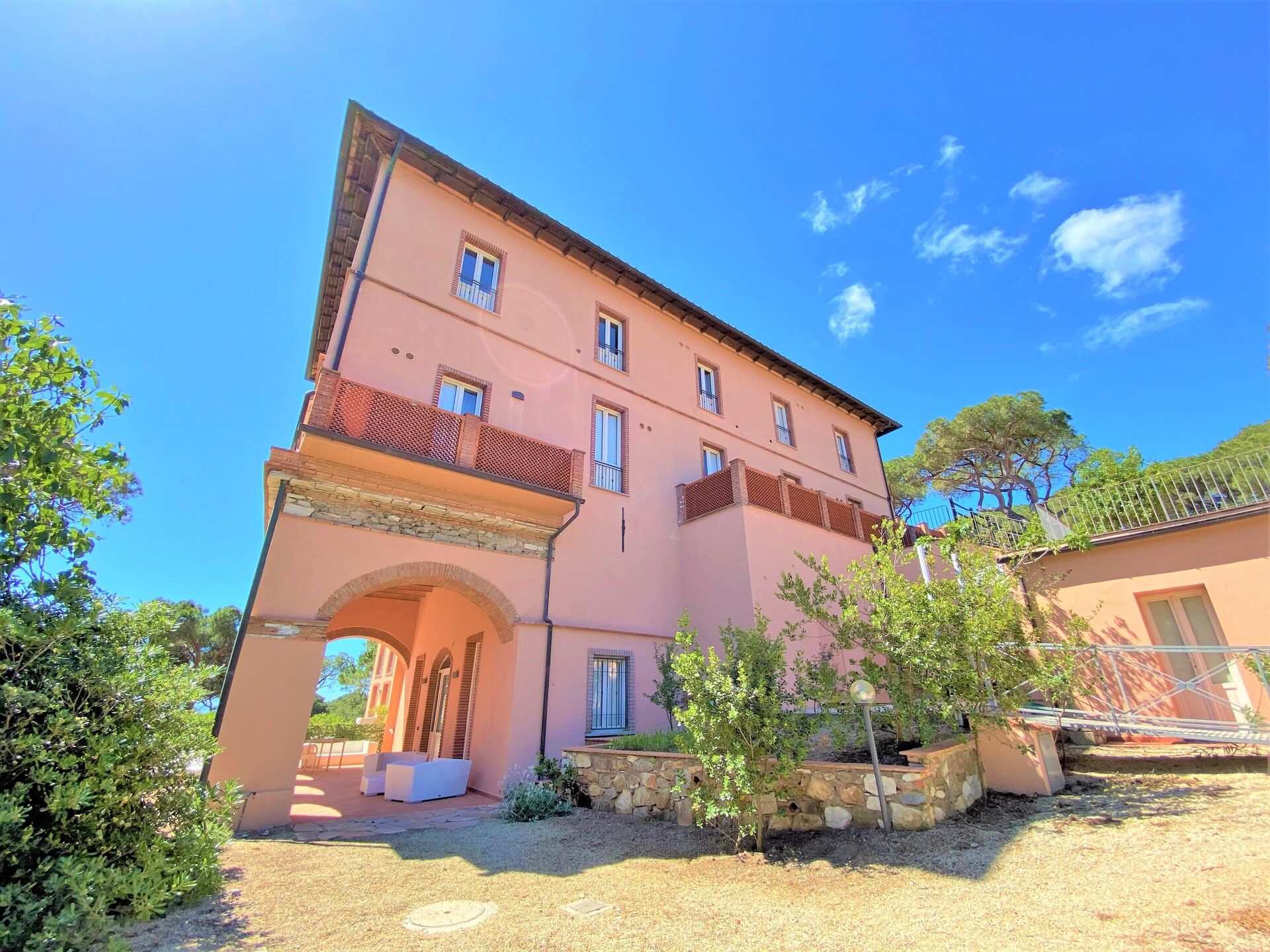 For sale apartment by the sea Rio Marina Toscana