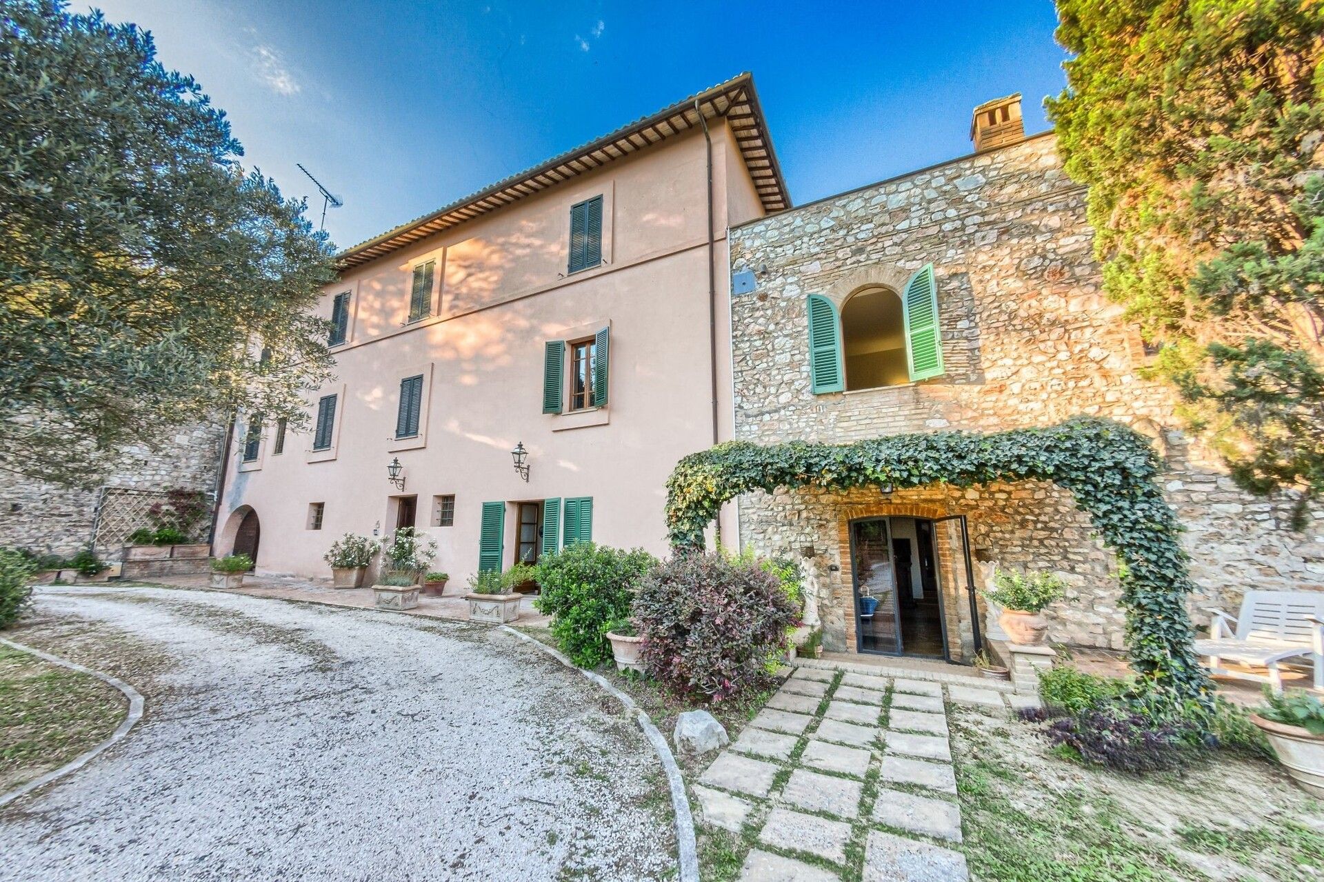 Se vende villa in zona tranquila Spello Umbria