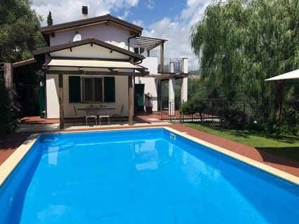 For sale villa in quiet zone Civezza Liguria