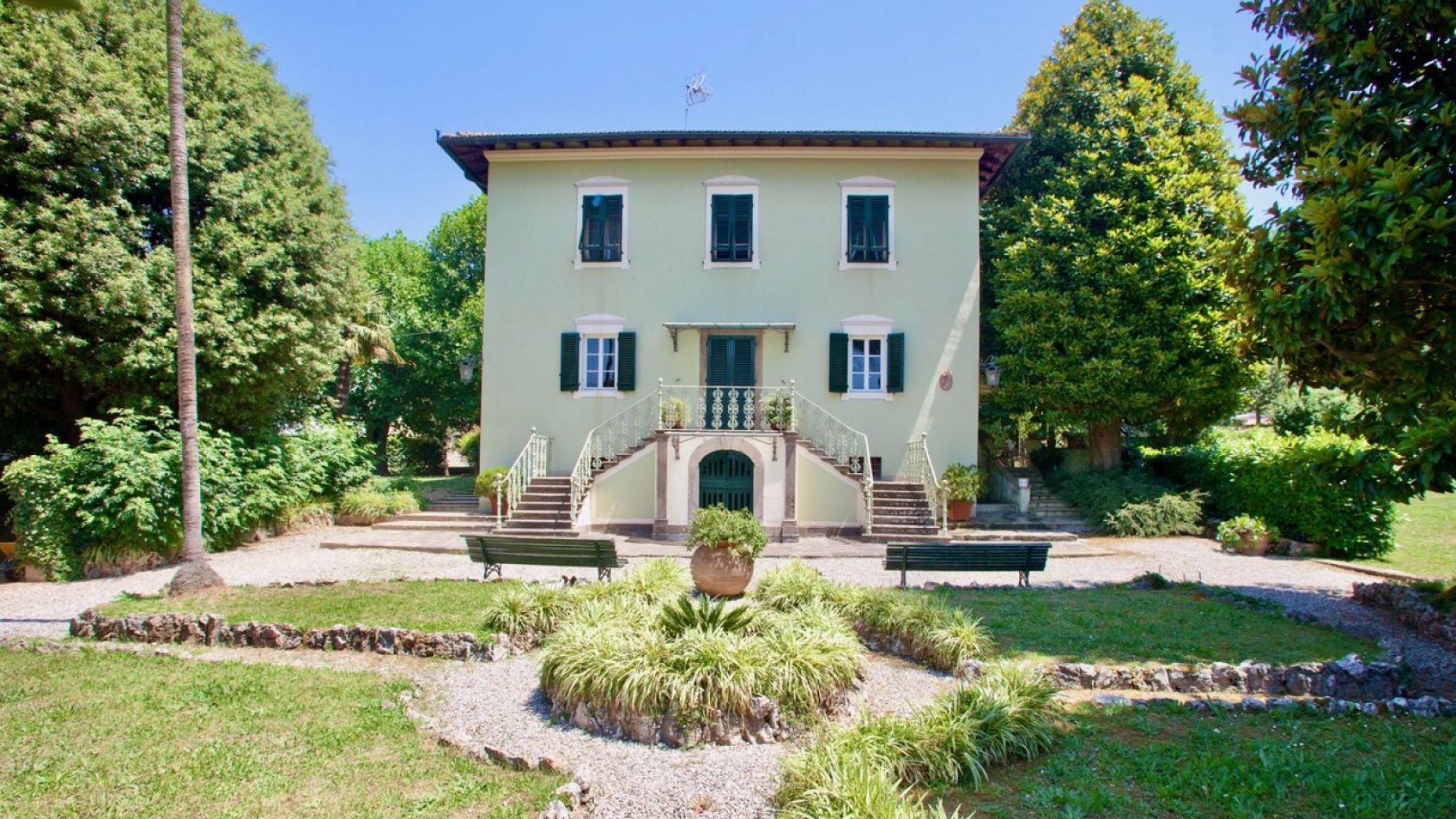 Se vende villa in  Lucca Toscana