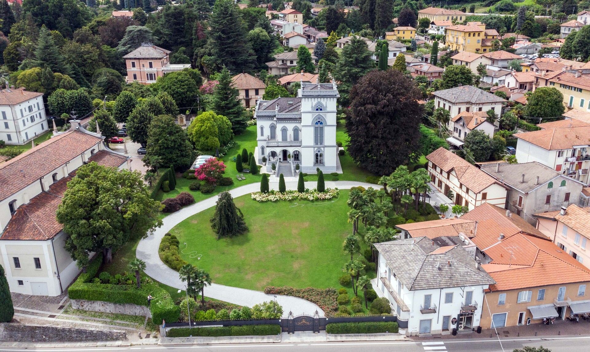 For sale villa by the lake Lesa Piemonte