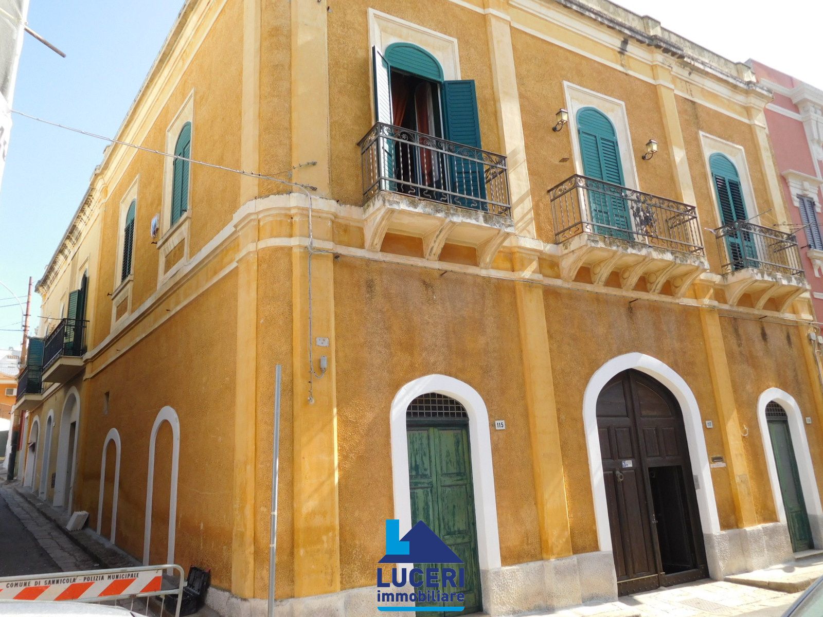 A vendre palais in ville Sannicola Puglia