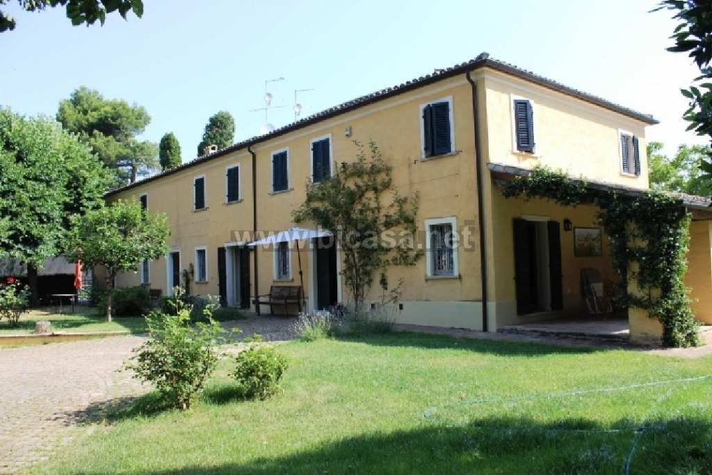 For sale cottage in quiet zone Pesaro Marche