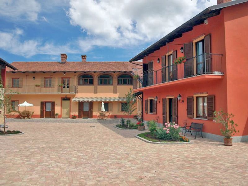 A vendre casale in zone tranquille Cherasco Piemonte
