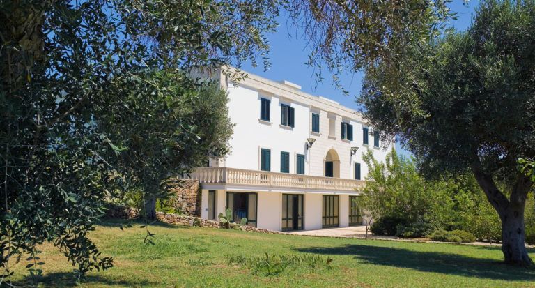 For sale cottage in quiet zone Gallipoli Puglia
