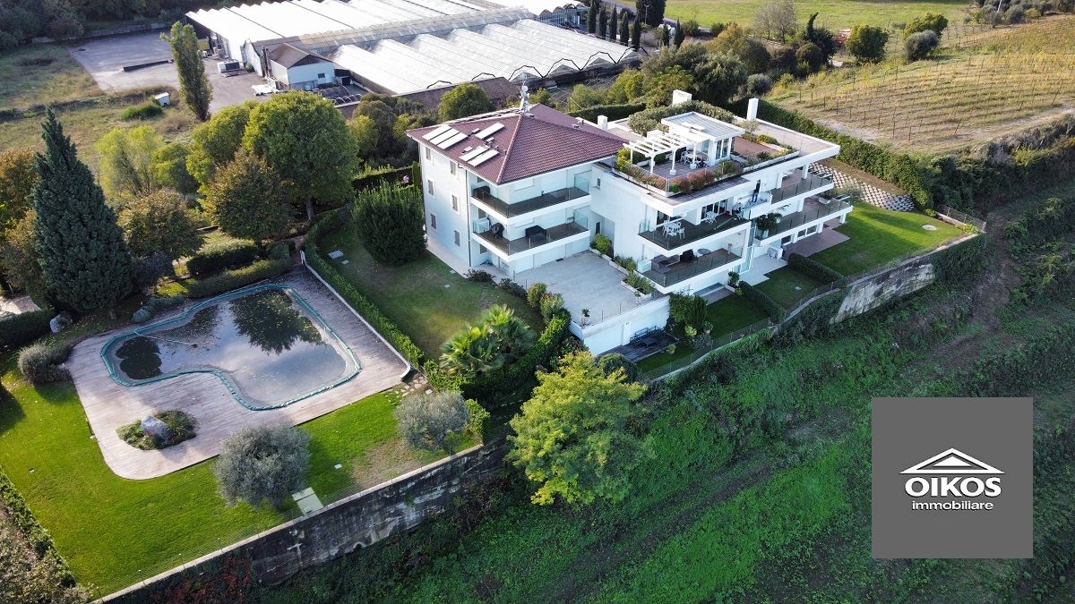 For sale apartment by the lake Desenzano del Garda Lombardia