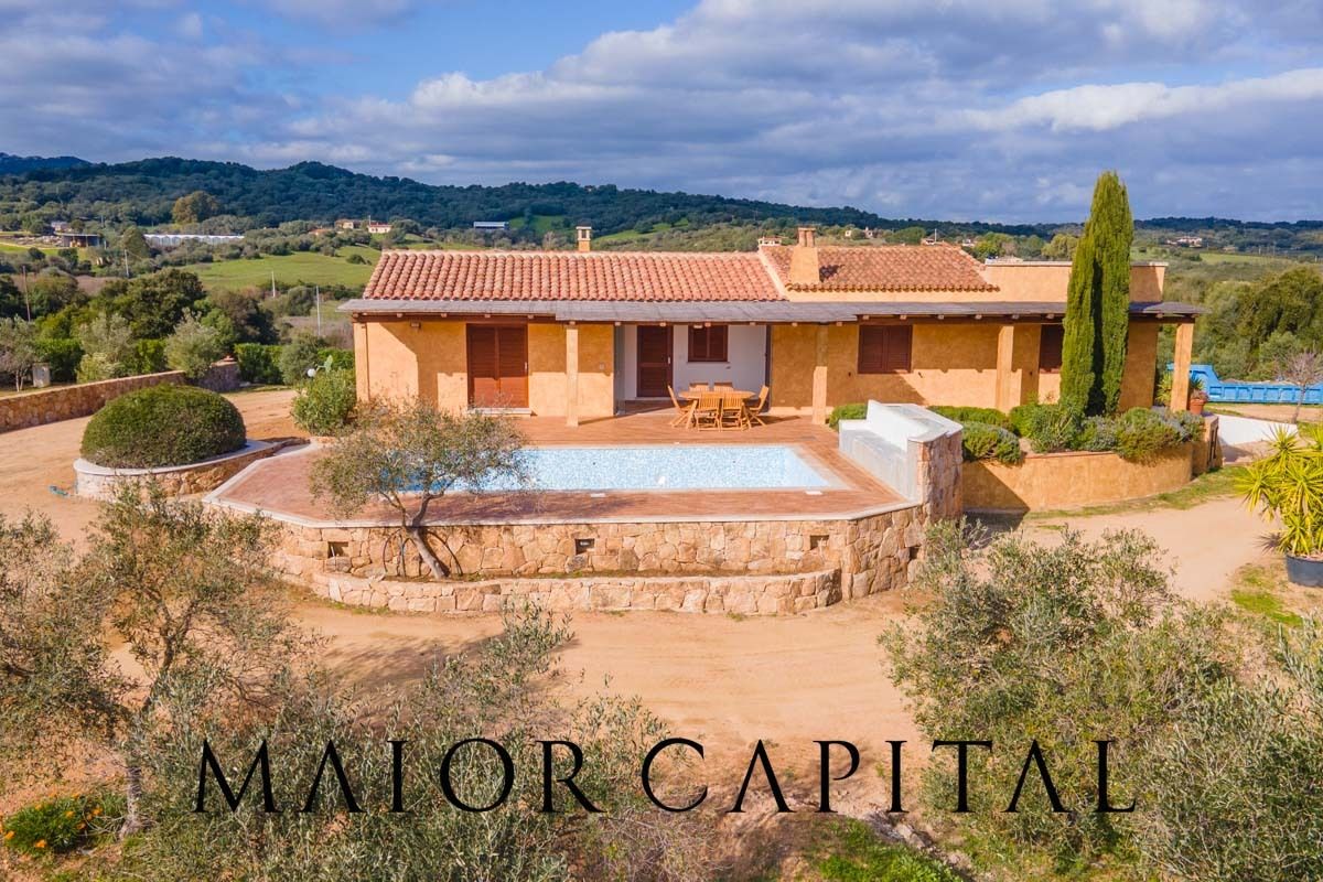 For sale villa in quiet zone Olbia Sardegna