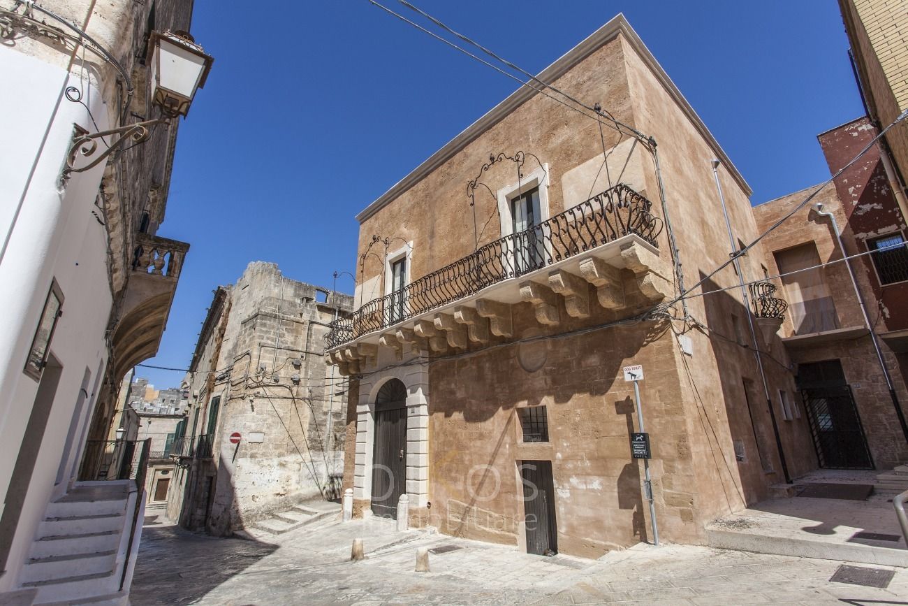 Para venda palácio in cidade Oria Puglia