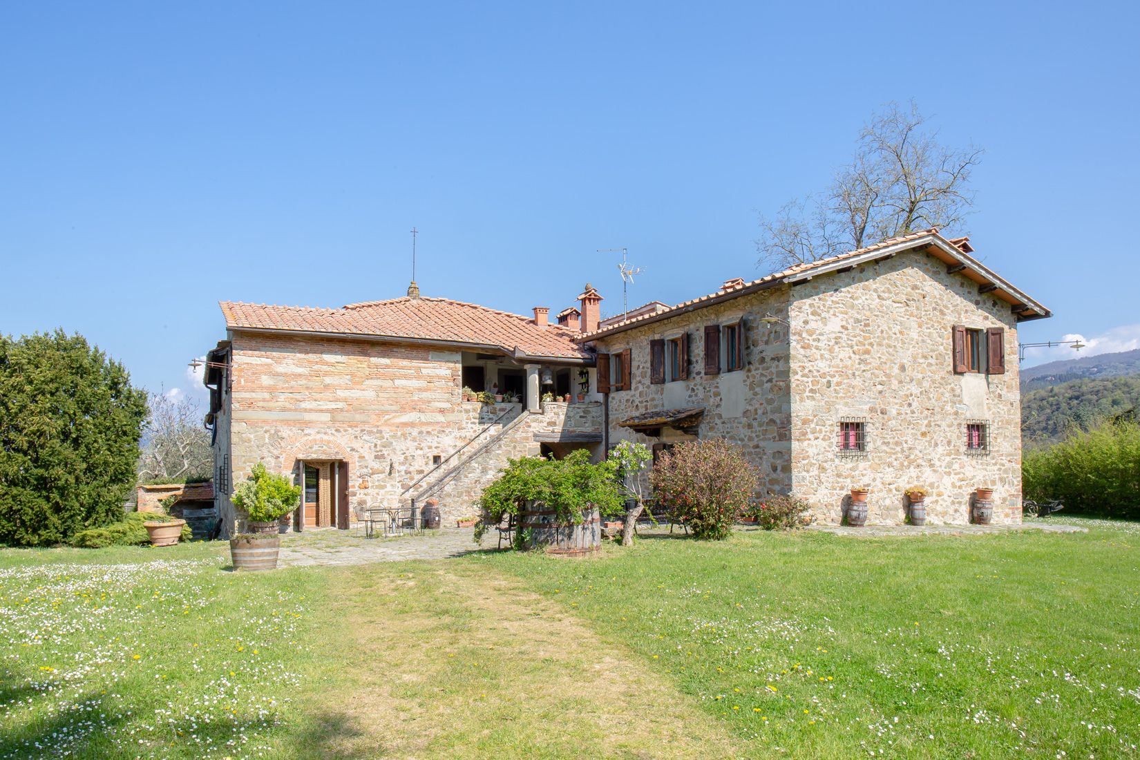 For sale cottage in quiet zone Pelago Toscana