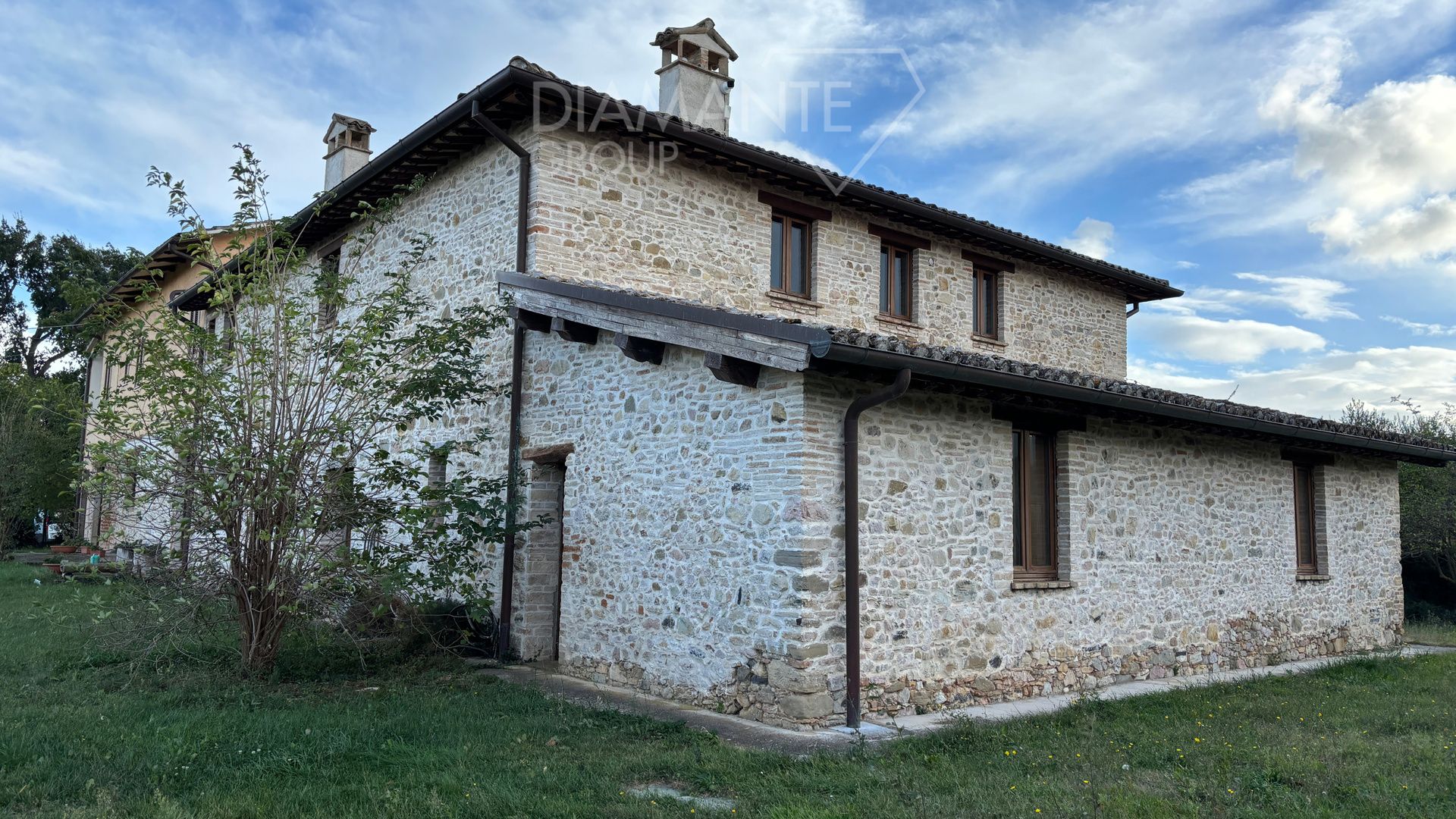 For sale cottage in quiet zone Castel Ritaldi Umbria