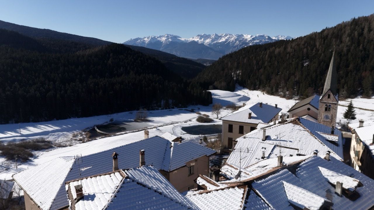 For sale palace in mountain Ruffrè-Mendola Trentino-Alto Adige
