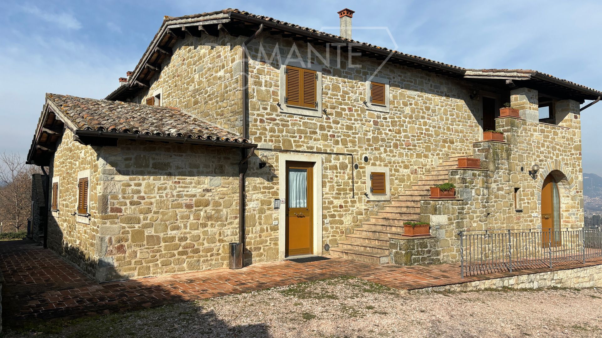 For sale cottage in quiet zone Gubbio Umbria