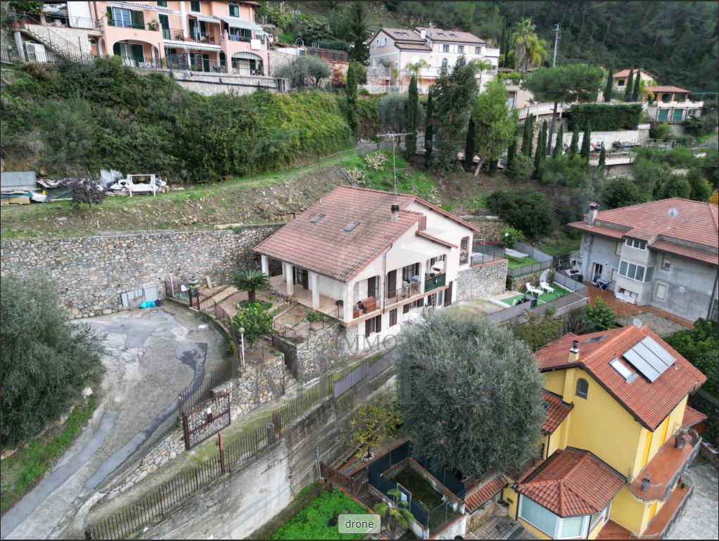 À vendre villa, zone tranquille Ventimiglia Liguria