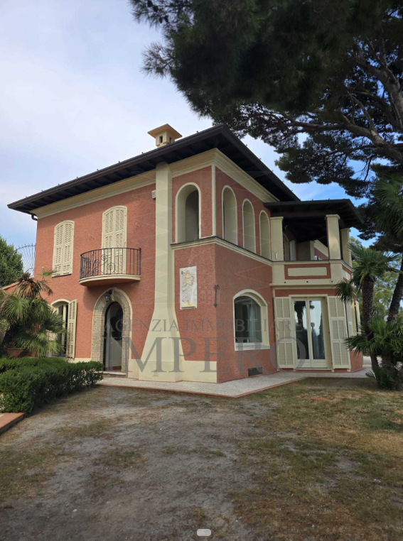 For sale villa, quiet zone Ventimiglia Liguria