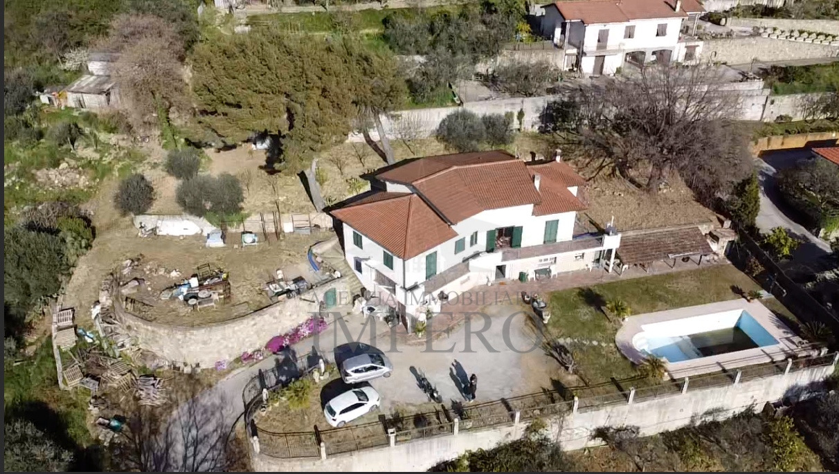 Se vende villa, zona tranquila Camporosso Liguria