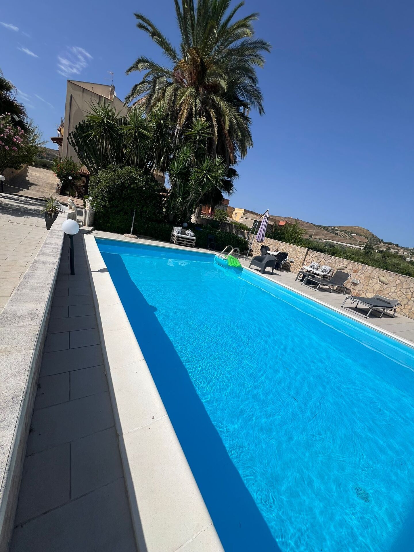 Para venda moradia, zona tranquila Valderice Sicilia