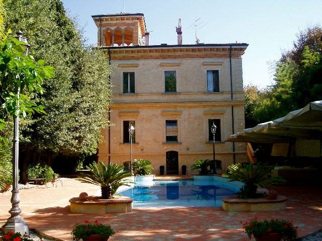Se vende villa by the mar Rimini Emilia-Romagna