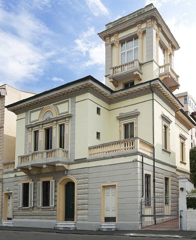 For sale palace in city Livorno Toscana