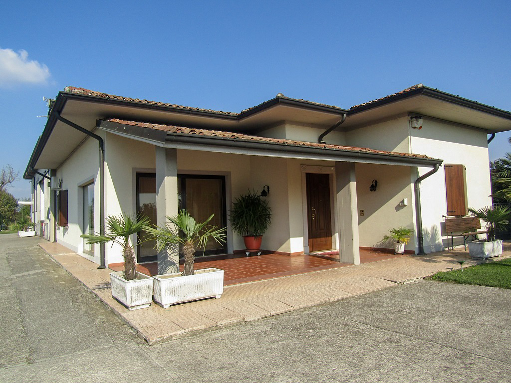 A vendre villa in zone tranquille Verolavecchia Lombardia