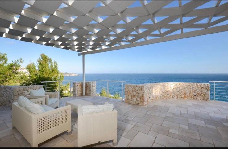 For sale villa by the sea Diso Puglia