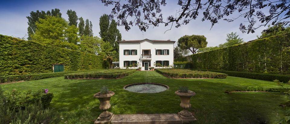 For sale villa in quiet zone Teolo Veneto