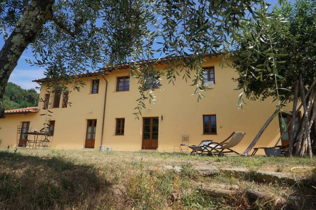 For sale cottage in quiet zone Buggiano Toscana foto 1
