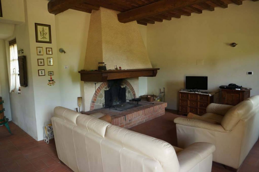 For sale cottage in quiet zone Buggiano Toscana foto 8