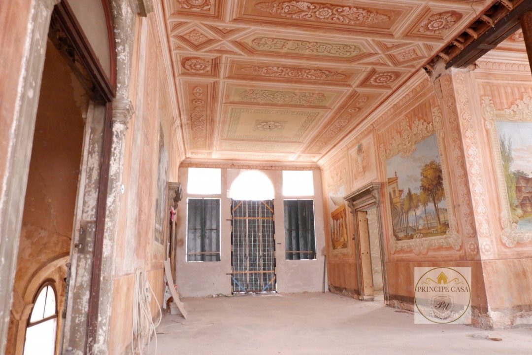 Se vende palacio in ciudad Este Veneto foto 20