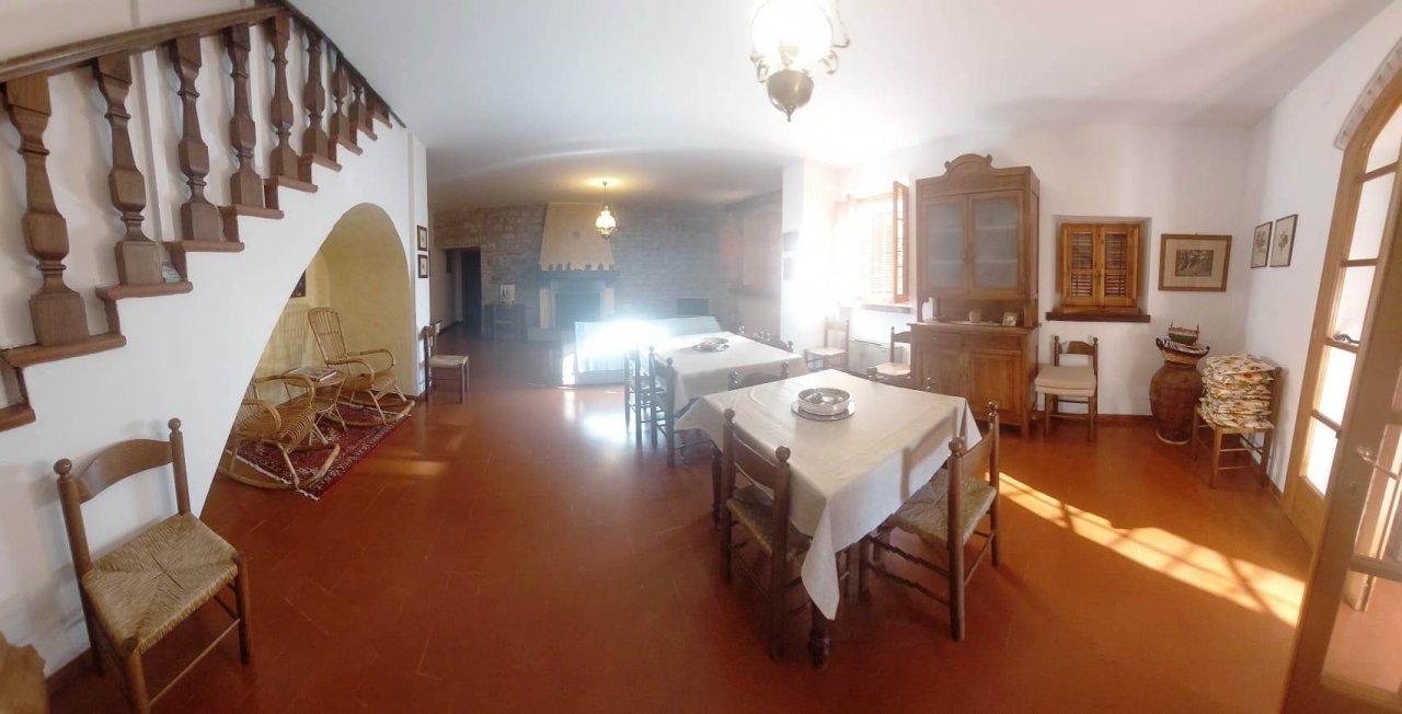 A vendre casale in zone tranquille Assisi Umbria foto 6