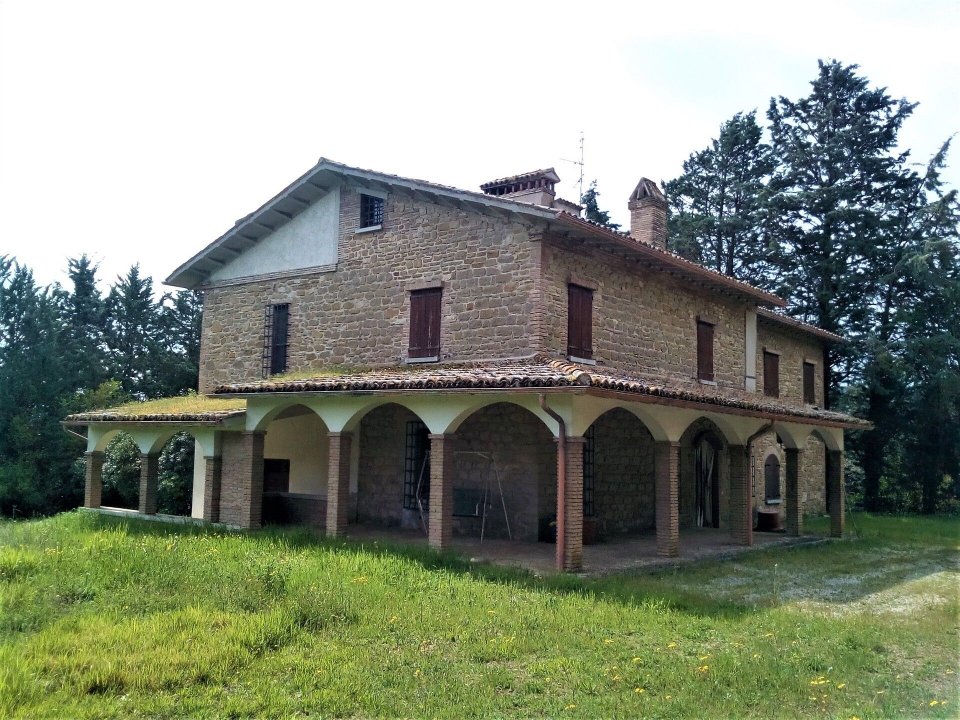 For sale cottage in quiet zone Bevagna Umbria foto 1