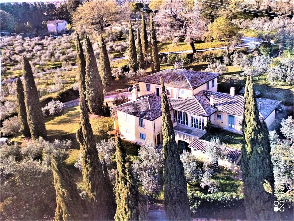 Zu verkaufen villa in stadt Foligno Umbria foto 1
