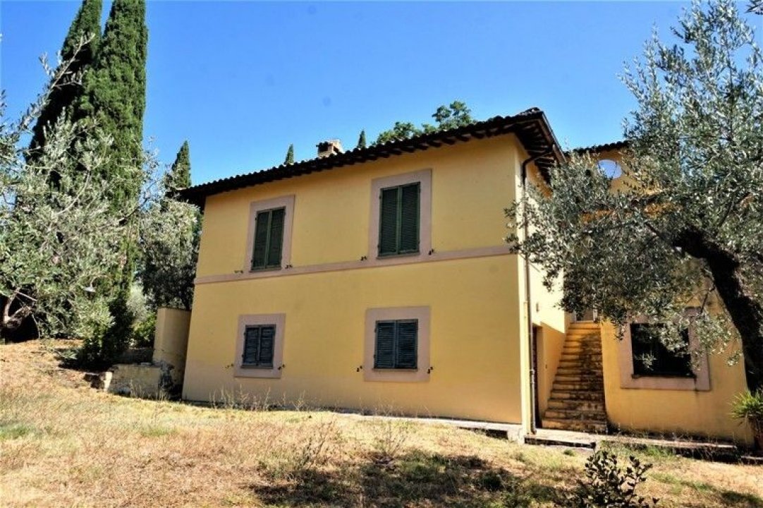 A vendre villa in ville Foligno Umbria foto 4