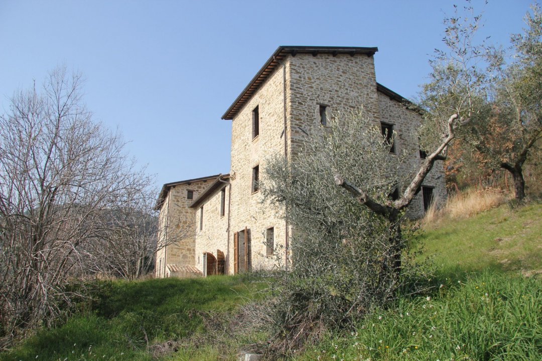 For sale cottage in quiet zone Bevagna Umbria foto 2