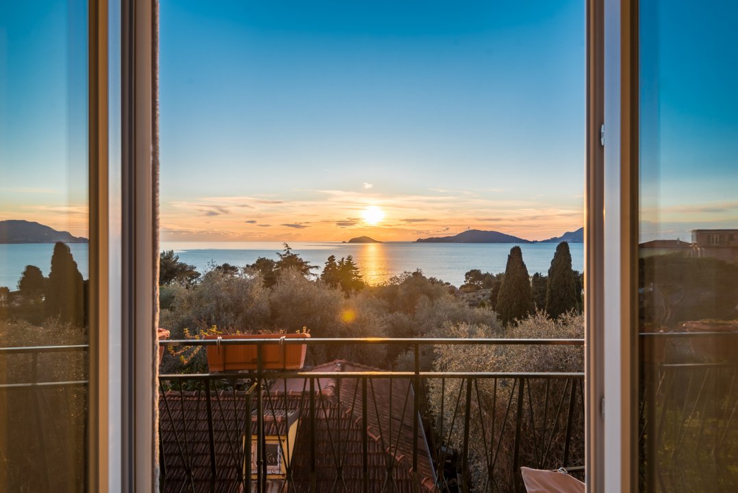 For sale flat by the sea Lerici Liguria foto 6