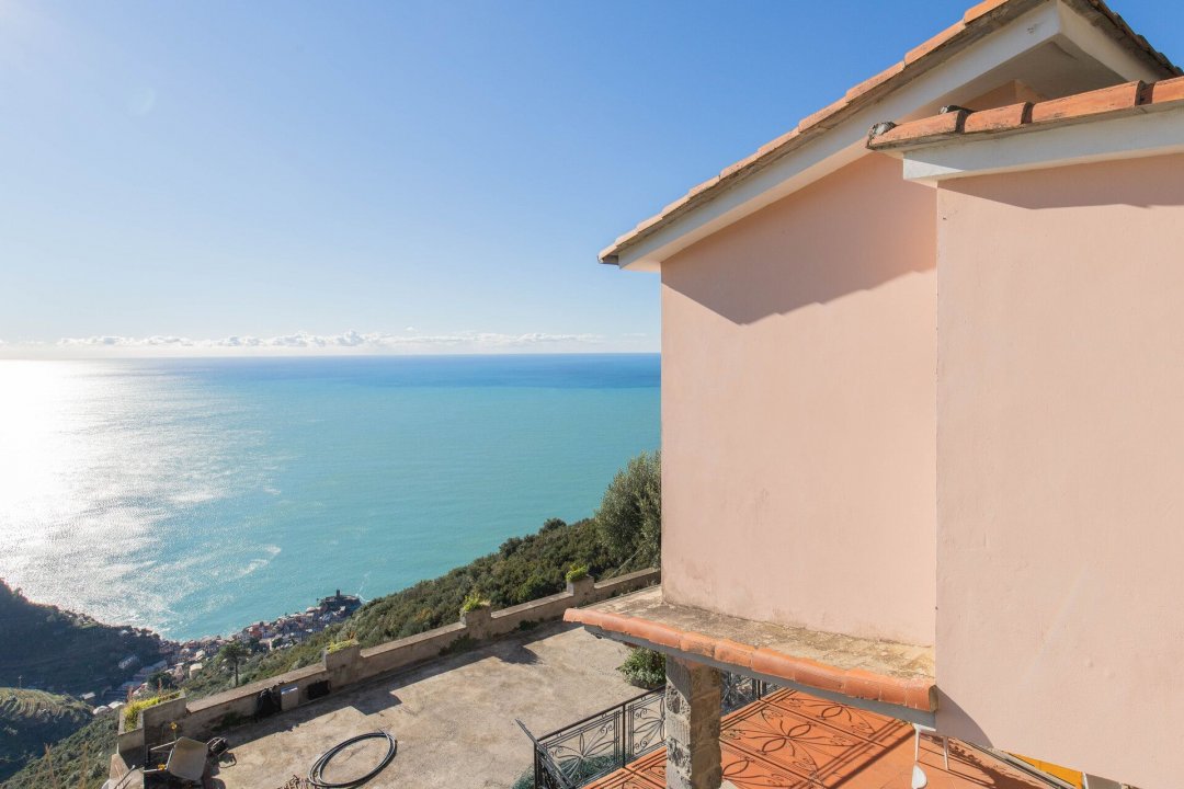 For sale villa by the sea Vernazza Liguria foto 4