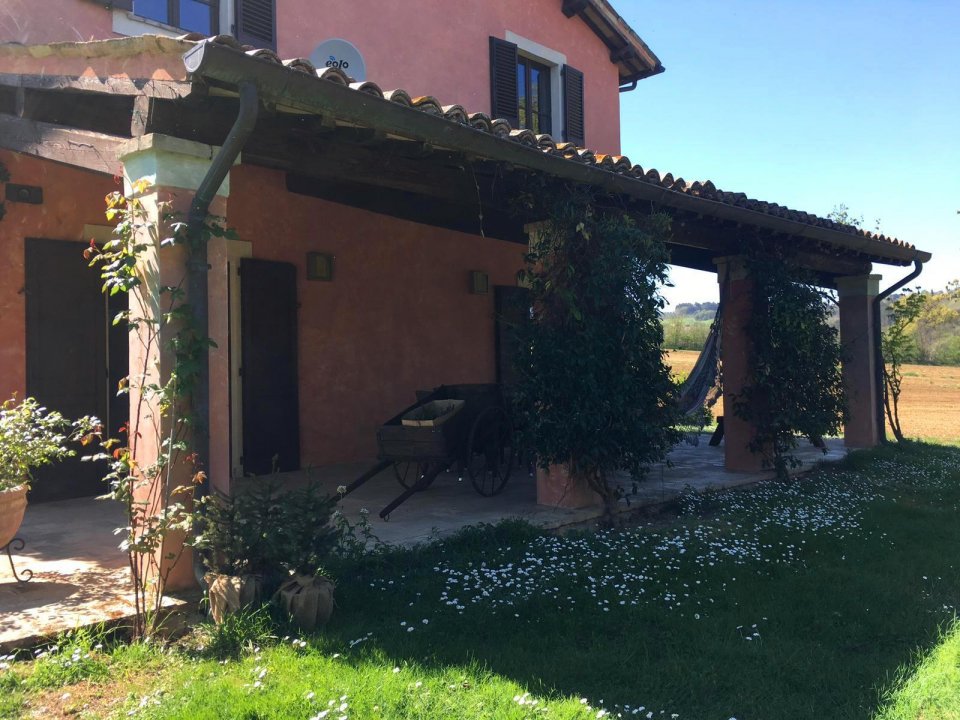 For sale cottage in quiet zone Montefalco Umbria foto 18