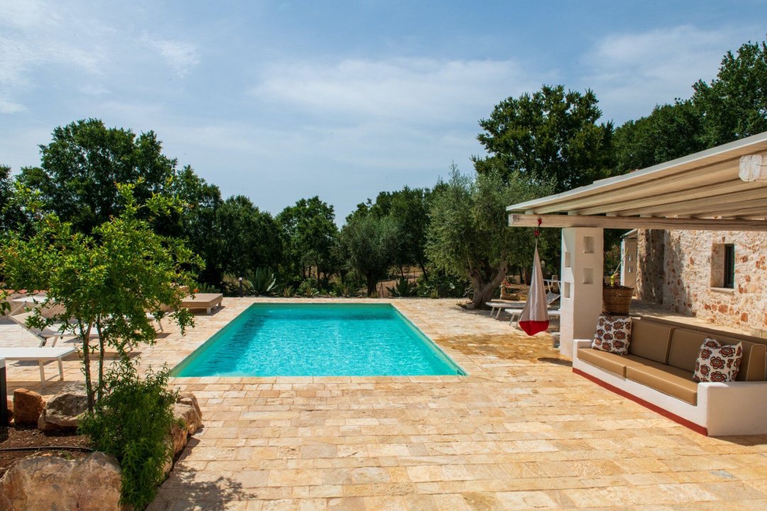Se vende villa in zona tranquila Ostuni Puglia foto 1