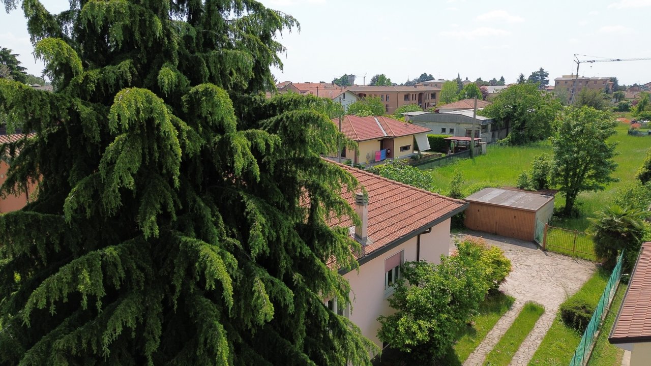 Se vende villa in zona tranquila Bernareggio Lombardia foto 18