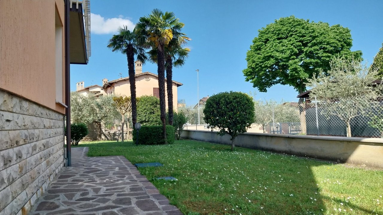 A vendre villa in zone tranquille Spello Umbria foto 6