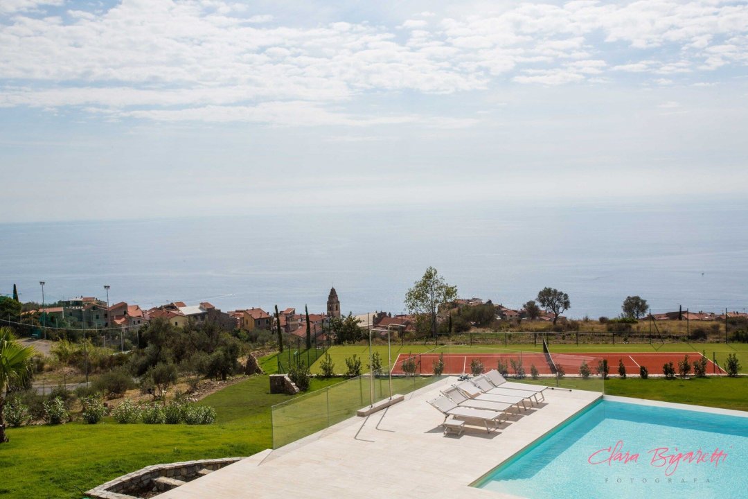 Se vende villa in zona tranquila Cipressa Liguria foto 3