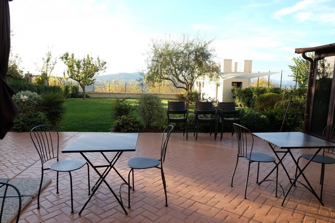 Se vende villa in ciudad Montefalco Umbria foto 37