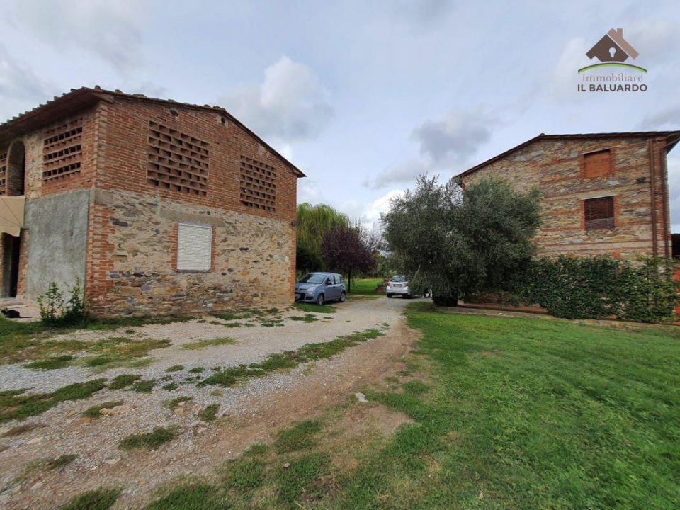 For sale cottage in quiet zone Capannori Toscana foto 8
