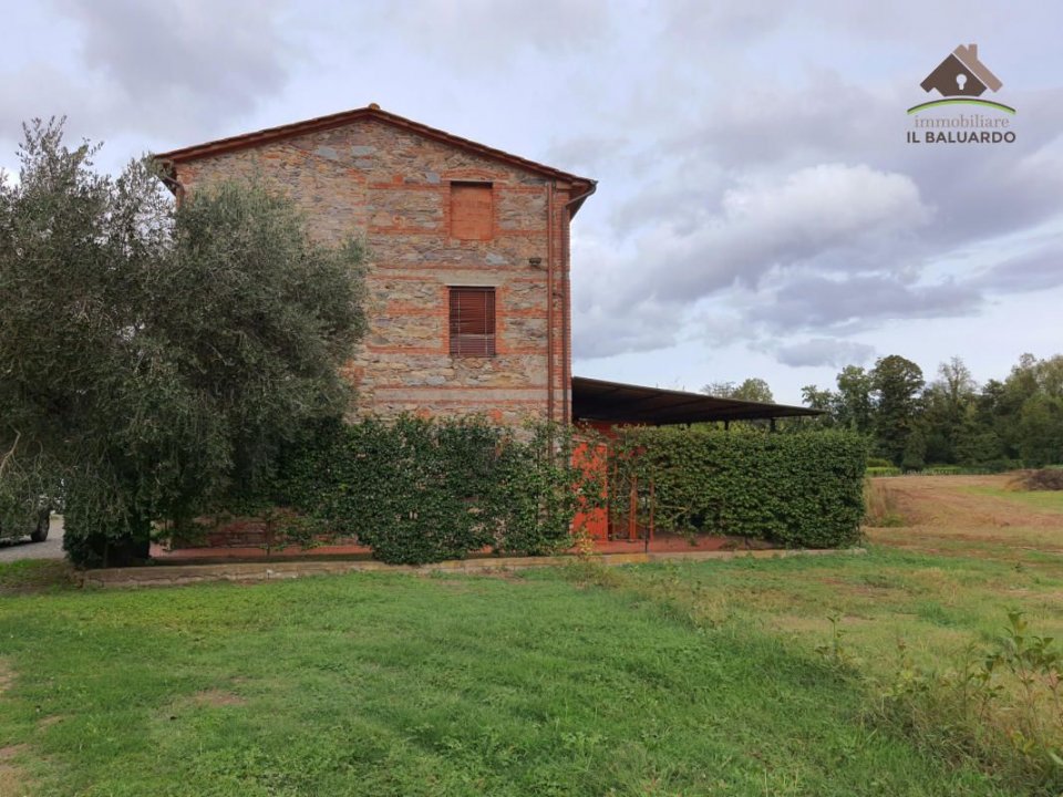 For sale cottage in quiet zone Capannori Toscana foto 2