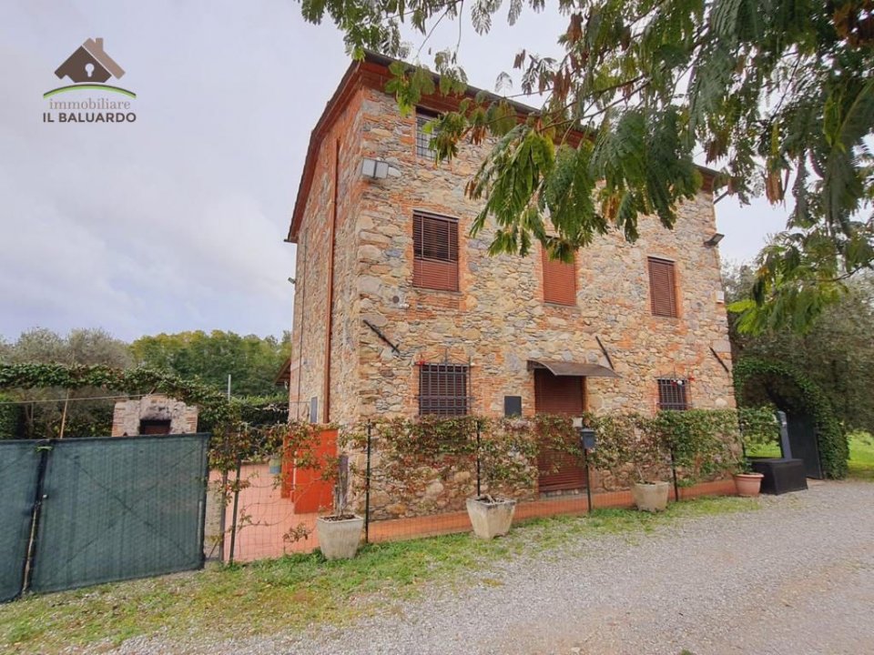 For sale cottage in quiet zone Capannori Toscana foto 6